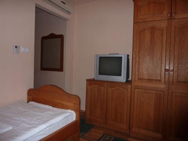 Naspolya Panzio Es Etterem Bed & Breakfast Bataapati Room photo